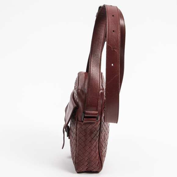 Bottega Veneta Small Messenger Bag in Red Intreciatto Leather - Picture 3 of 7